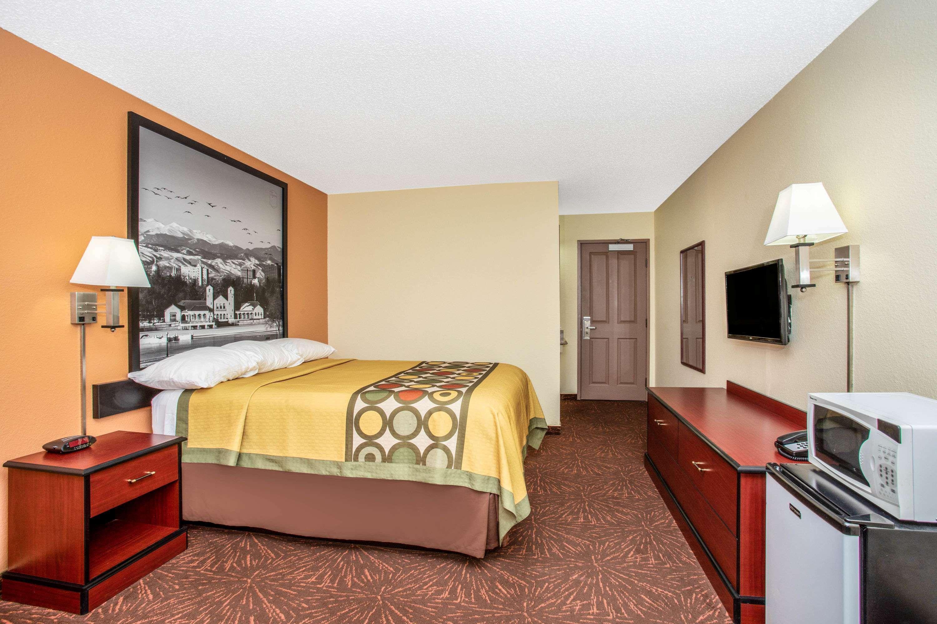 Oyo Hotel Castle Rock Co Downtown Ngoại thất bức ảnh