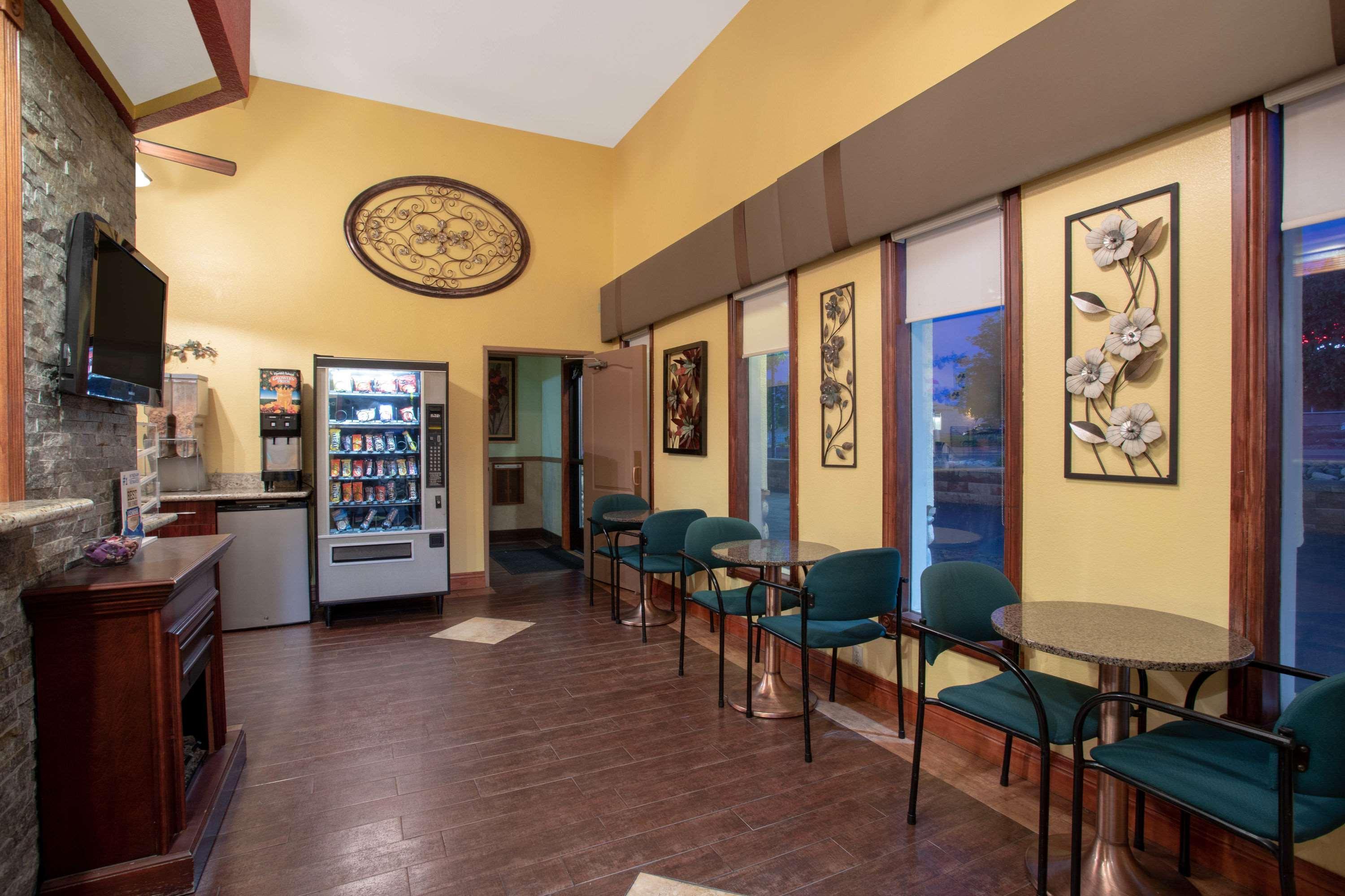 Oyo Hotel Castle Rock Co Downtown Ngoại thất bức ảnh