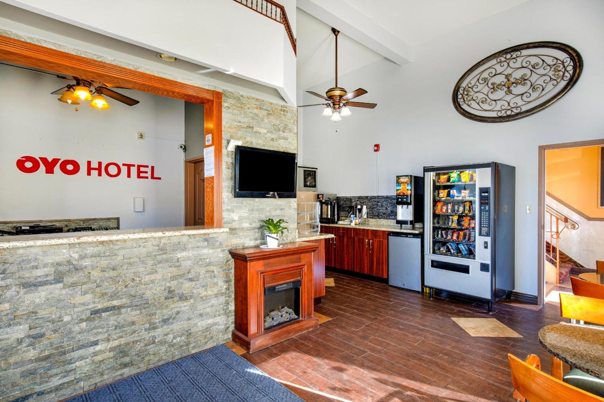 Oyo Hotel Castle Rock Co Downtown Ngoại thất bức ảnh